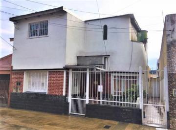 Casa · 98m² · 4 Ambientes · Venta - Casa 4 Amb. - Multifamiliar - Caseros
