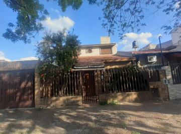 Casa de 5 ambientes, La Matanza · Casa en 2 Plantas Sobre Av, 5 Ambientes
