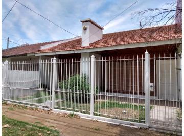 Casa · 90m² · 3 Ambientes · Casa en Venta de 3 Ambientes. Llavallol