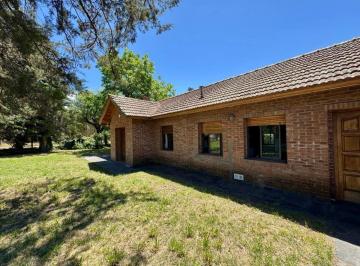 Casa de 6 ambientes, Chivilcoy · Casaquinta Av de Tomaso y Calle 556 - Chivilcoy
