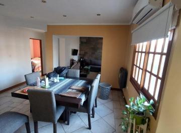 Casa · 154m² · 4 Ambientes · Chalet en Adrogue - Muy Buena Ubicacion