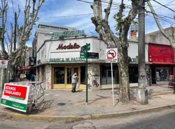 Local comercial , Esteban Echeverría · Excepcional Esquina Frente a La Clinica Monte Grande