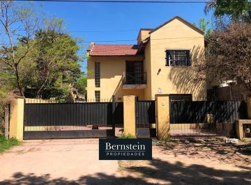 Casa · 180m² · 4 Ambientes · 3 Cocheras · Casa en Venta: 4 Ambientes: Parque Leloir