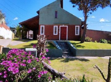GIA-GI1-2579_2 · Oportunidad! Casa 4 Amb C/ Patio C/ Parrilla y Cochera