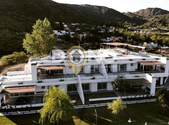 Hotel · 1111m² · 7 Ambientes