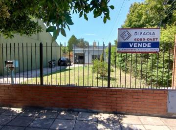 Casa · 150m² · 3 Ambientes · 6 Cocheras · Venta - Casa 3 Amb C/galpon S/lote 8,66 X 50 m. Temperley