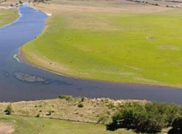 Terreno Venta USD 120.000 · Excelente Fraccion de 2000 m² Frente Al Lago - Inv0010