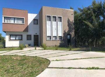 GLE-GLE-881_2 · Casa 5 Ambientes. | Calle 47 Al 6700
