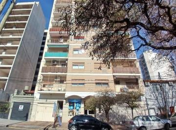 Departamento · 45m² · 2 Ambientes · Venta y Oportunidad - Departamento 2 Amb. Lateral en La Mejor Zona de Lanus O. - Ideal Inversion!