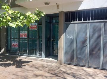 Local comercial de 3 ambientes, Godoy Cruz · Frente Facultad Champagnat