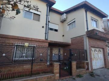 Casa · 150m² · 7 Ambientes · 1 Cochera · Casa Venta Moron Multifamiliar