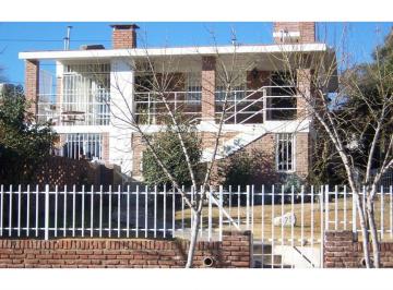 Casa · 250m² · 5 Ambientes · Vendo Casa Mas 3 Dptos en Pleno Centro de Mina Clavero