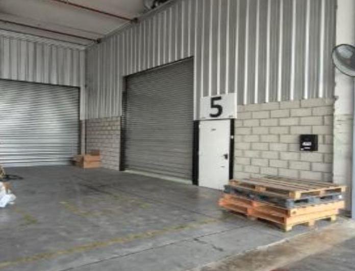 Depósito · 655m²