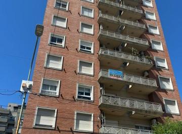Departamento · 81m² · 3 Ambientes · 1 Cochera - Adrian Czabanyi · Moron Centro - Depto de 3amb y 2 Baños + Balcon. en Mitre y Boatti - Cochera Propia Cub