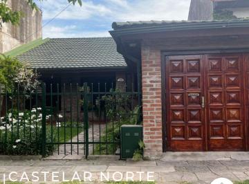 Casa · 187m² · 4 Ambientes · 2 Cocheras · Castelar Norte a 50 m de Santa Rosa Chalet 4 Amb
