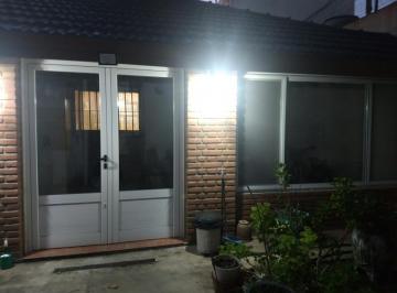 Casa · 180m² · 3 Ambientes · Casa en Venta en Ramos Mejia