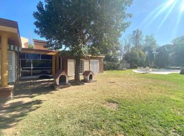 Casa · 76m² · 3 Ambientes · 1 Cochera · Casa Quinta en Los Alamos/ Excelente Esquina
