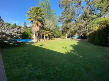 Casa · 195m² · 4 Ambientes · 4 Cocheras · Casa Quinta en Venta - Parque Leloir