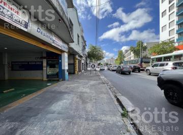 Local comercial · 220m² · 2 Cocheras · Local en Avellaneda Sobre Av Manuel Belgrano