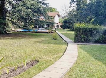 Casa · 210ha · 5 Ambientes · 10 Cocheras · Venta Casa 5 Ambientes en Lote de 2.500 m², en Parque Leloir