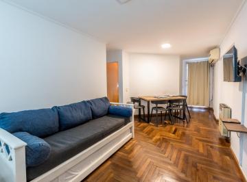 Living comedor con sofá cama y marinera · Departamento en Obispo Trejo Nueva Córdoba Para Alquiler Temporario