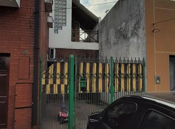 PH de 3 ambientes, Lanús · Tipo Casa Al Frente 3 Amb con Garage Patio y Quincho