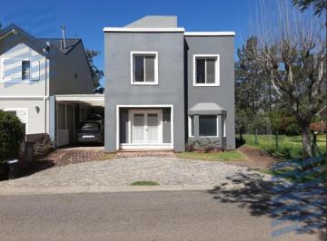 Casa · 170m² · 3 Ambientes · Casa - La Candelaria - 3 Dorm. en Planta Alta - Piscina