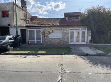 Casa · 131m² · 4 Ambientes · 2 Cocheras · Casa - Lomas de Zamora Oeste