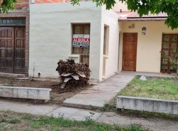 Casa · 60m² · 1 Ambiente · 2 Cocheras · Casa 2 Ambientes 1 Baño Cochera y Patio con Asador