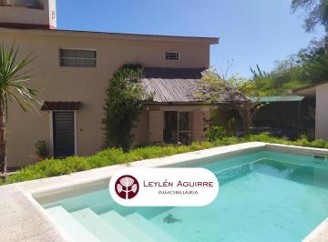 Casa · 160m² · 3 Dormitorios · 2 Cocheras · Chalet en Venta. Vista Privilegiada. Villa Carlos Paz