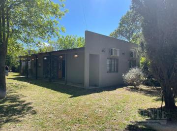 Casa · 100m² · 3 Ambientes · 4 Cocheras · Casa - Coronel Brandsen