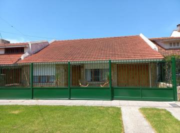 Casa · 120m² · 3 Dormitorios · 1 Cochera · Punta Mogotes; Chalet en Muy Buen Estado