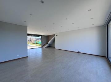 Casa · 260m² · 5 Ambientes · 4 Cocheras · Venta Casa de 5 Ambientes en Chateau Pilar