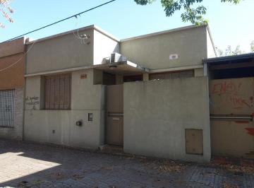 Casa · 70m² · 3 Ambientes · 2 Cocheras · Casa - La Plata