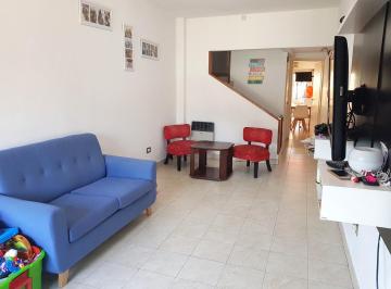 Casa · 90m² · 3 Ambientes · 1 Cochera · Dúplex en Venta en Villa Sarmiento