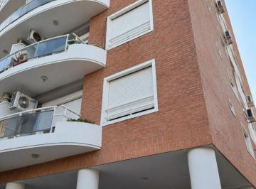 KNK-KNK-3675_2 · Excelente Dpto 2 Amb con Balcon y Cochera. Escucha Oferta.