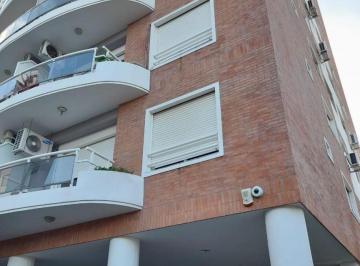 KNK-KNK-3676_2 · Excelente Dos Ambientes de Categoria con Balcon y Cochera