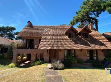 DEI-DEI-260_2 · Venta de Casa 3 Dorm. en Pinamar Zona Centro