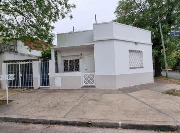 Casa · 80m² · 4 Ambientes · 1 Cochera · Villa Lynch en Venta Casa en Esquina de 4 Ambientes Patio Cochera Terraza F: 9295