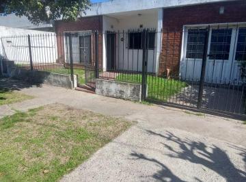 Casa de 4 ambientes, Almirante Brown · Casa de 4 Ambientes con Garage Cubierto y Fondo. Oportunidad!
