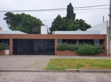 Casa de 5 ambientes, Rosario · Venta Casa 4 Dorm. Cochera Doble Patio