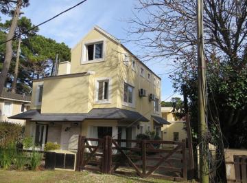 Casa · 143m² · 4 Dormitorios · 1 Cochera · Dúplex en Venta - Zona Dúplex - del Dorado 1072