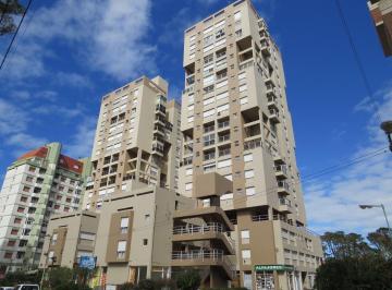 Departamento · 50m² · 2 Dormitorios · 1 Cochera · Departamento en Venta - 3 Ambientes - Zona Centro - Reciclado