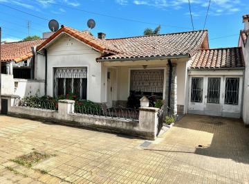 Casa de 4 ambientes, San Isidro · Martínez: Muy Buen Chalet en Una Planta. 4 Amb con Gran Jardín. Lote:10x31.50