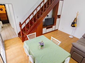 Casa · 76m² · 6 Ambientes · Venta de Casa Pasillo en Rosario - Alberdi y Reconquista (Garcia Velloso 764)
