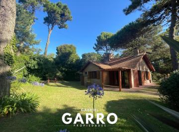 Casa · 80m² · 4 Ambientes · Chalet en Alquiler Temporada 2026 Pinamar.