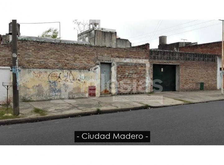 Terreno · 216m²