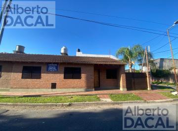 Casa · 70m² · 3 Ambientes · 1 Cochera · Casa - La Plata