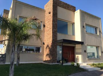Casa de 5 ambientes, Ezeiza · Casa Amoblada en Alquiler Temporal de Verano en Terralagos, Canning