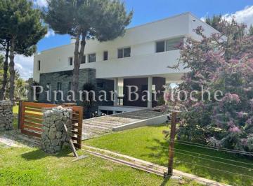 Casa de 6 ambientes, Pinamar · Moderna Prop en Alquiler - La Herradura - 4 Dorm - 4.5 Baños - Pileta - Gym - 1040